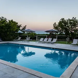 https://le-mas-daigret.fr-provencehotel.com