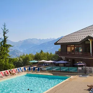 Vvf Les Sitelles à Montalbert Village de vacances