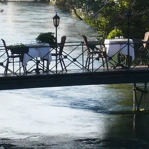 https://les-terrasses-de-david-et-louisa.fr-provencehotel.com